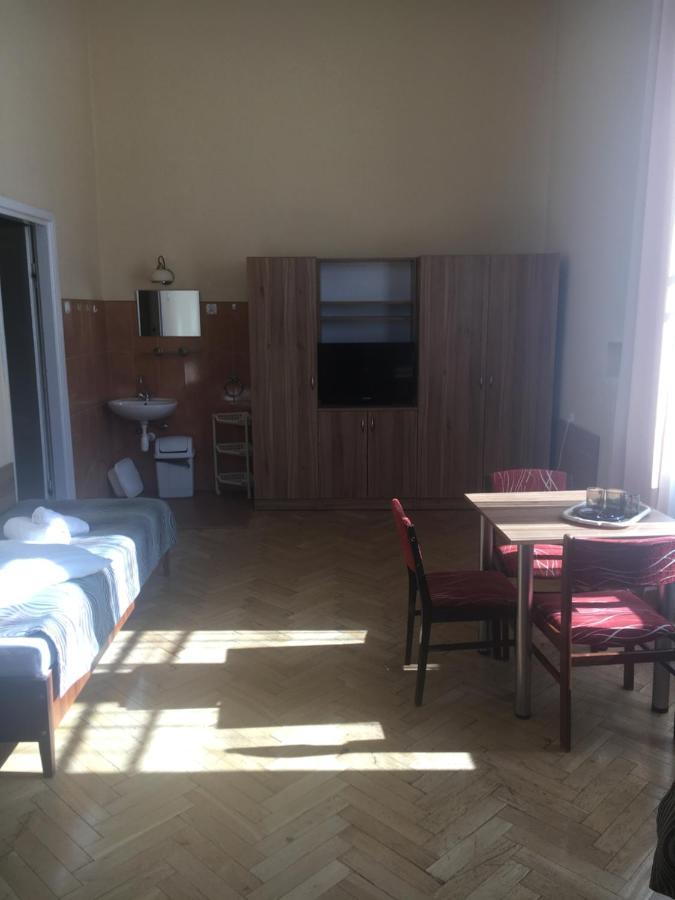Stary Dom Zdrojowy Hotel Krynica Zdroj Luaran gambar