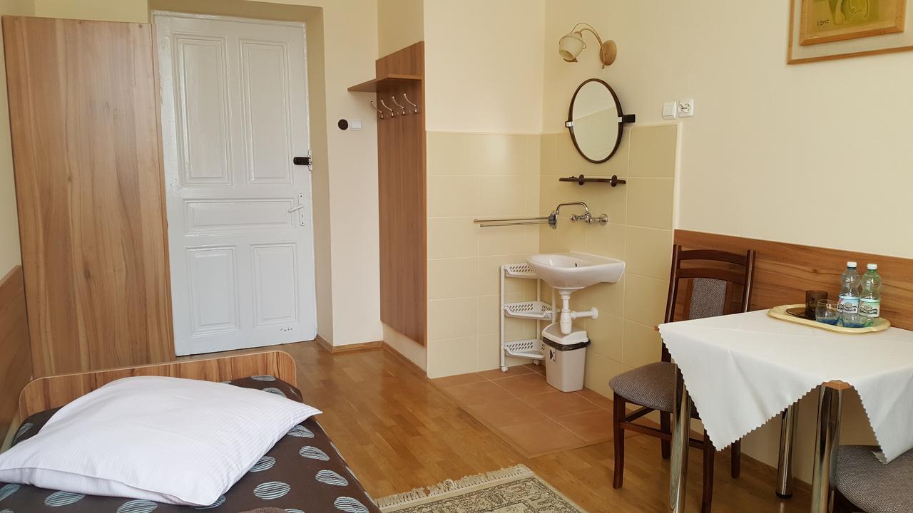 Stary Dom Zdrojowy Hotel Krynica Zdroj Luaran gambar