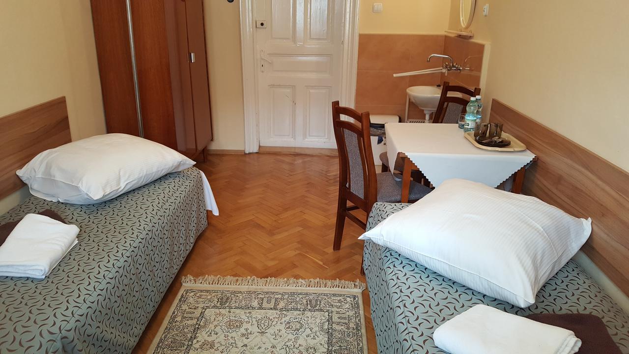 Stary Dom Zdrojowy Hotel Krynica Zdroj Luaran gambar