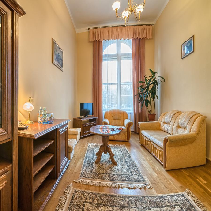 Stary Dom Zdrojowy Hotel Krynica Zdroj Luaran gambar