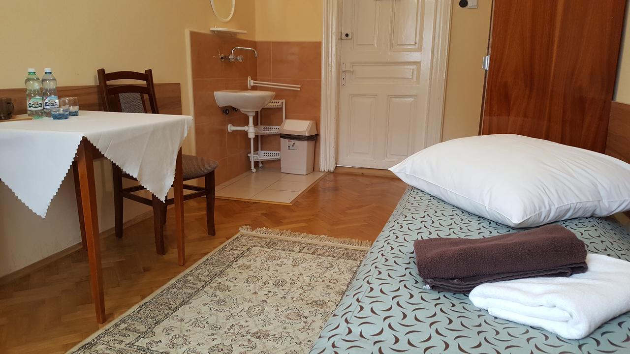 Stary Dom Zdrojowy Hotel Krynica Zdroj Luaran gambar