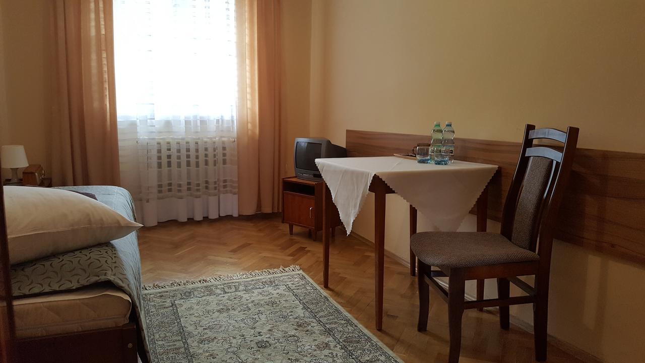 Stary Dom Zdrojowy Hotel Krynica Zdroj Luaran gambar