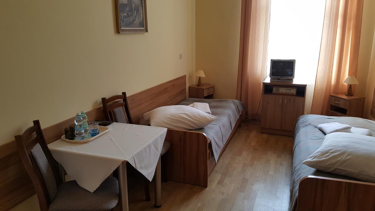 Stary Dom Zdrojowy Hotel Krynica Zdroj Luaran gambar