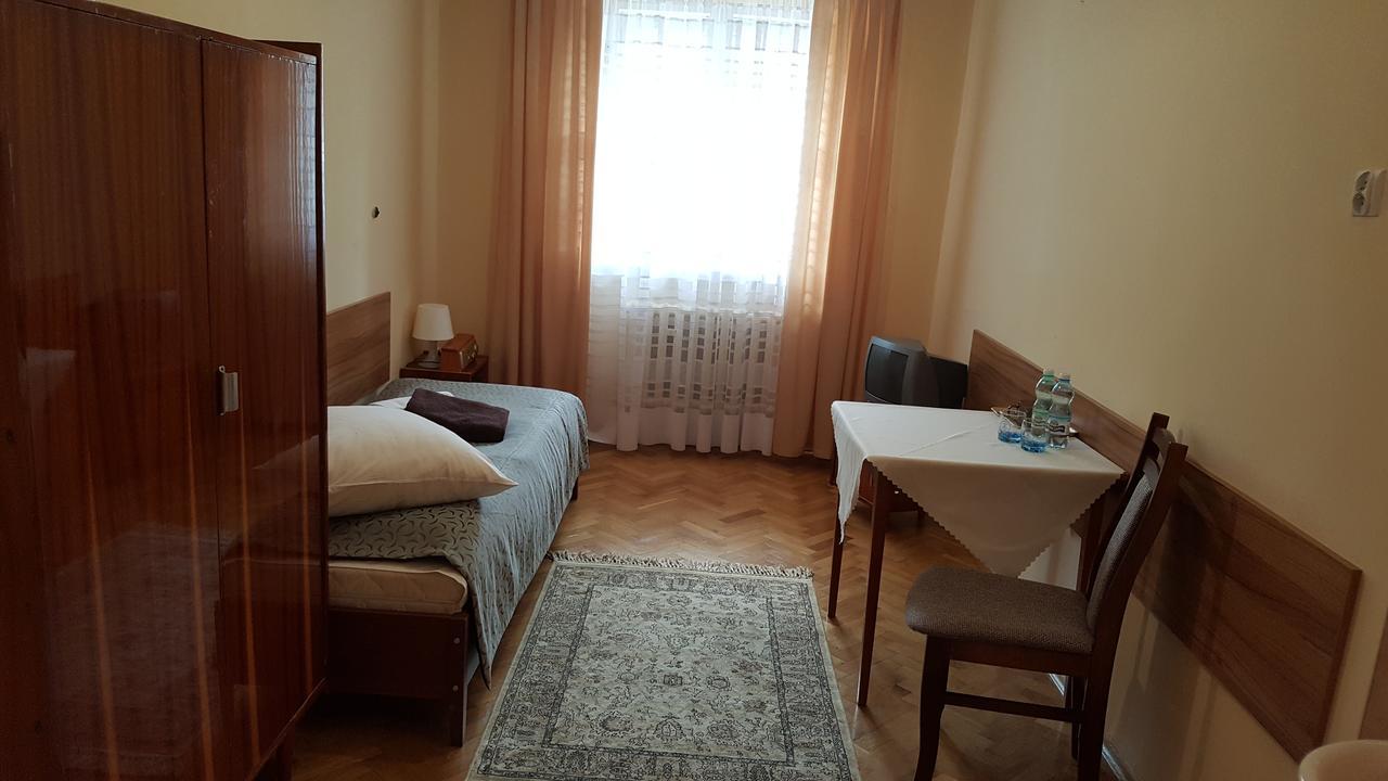 Stary Dom Zdrojowy Hotel Krynica Zdroj Luaran gambar