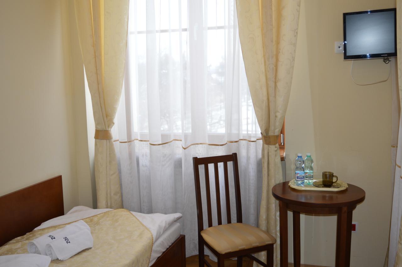 Stary Dom Zdrojowy Hotel Krynica Zdroj Luaran gambar